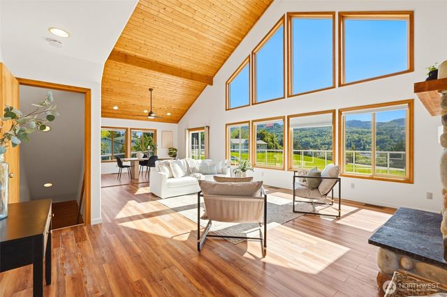 23667 DaLacey Lane, Mount Vernon, WA 98274