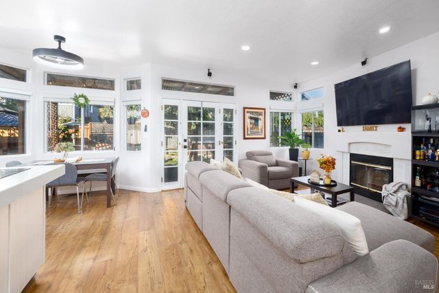 2480 Lemur St, Santa Rosa, CA 95401