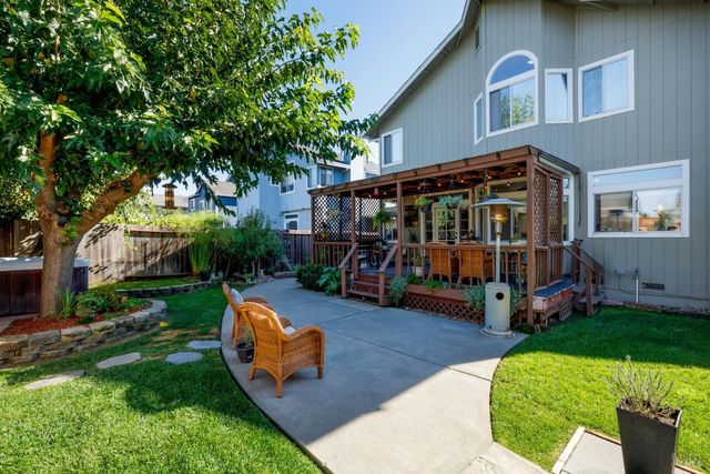 2480 Lemur St, Santa Rosa, CA 95401