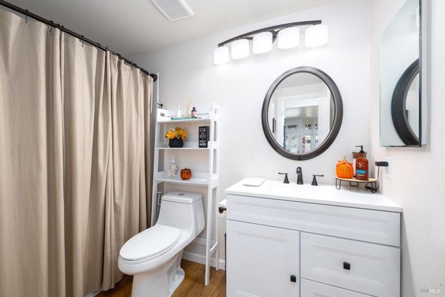 2480 Lemur St, Santa Rosa, CA 95401