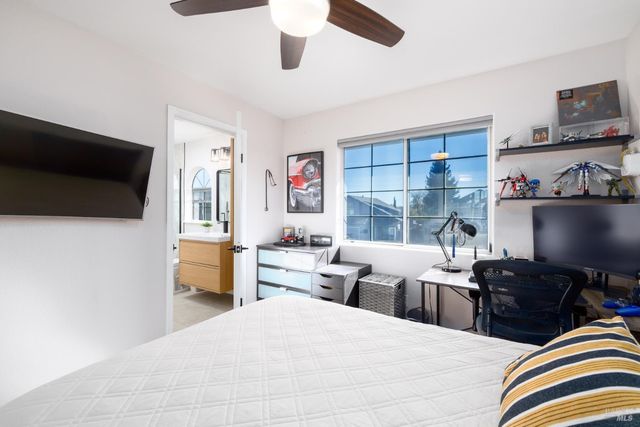 2480 Lemur St, Santa Rosa, CA 95401