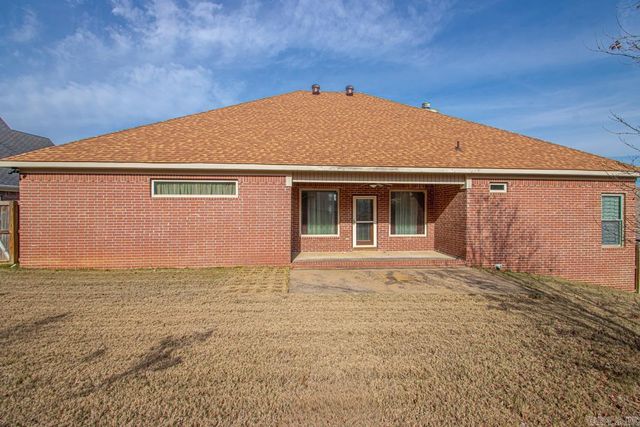 9 Mountain Ridge Cove, Maumelle, AR 72113