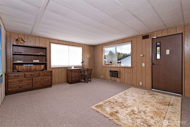 240 E Orchard Beach Drive, Grapeview, WA 98546