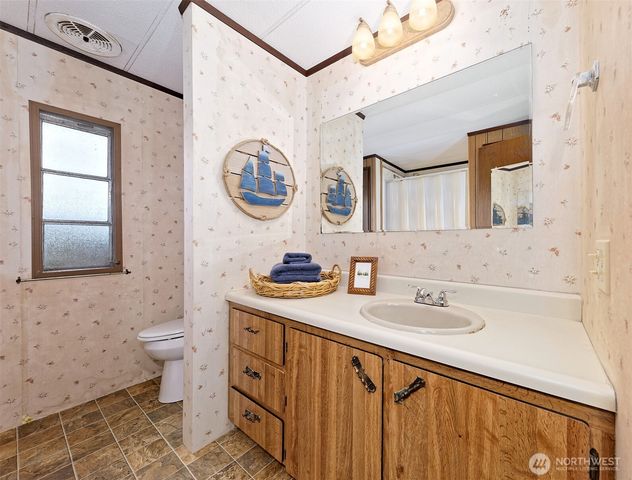 240 E Orchard Beach Drive, Grapeview, WA 98546