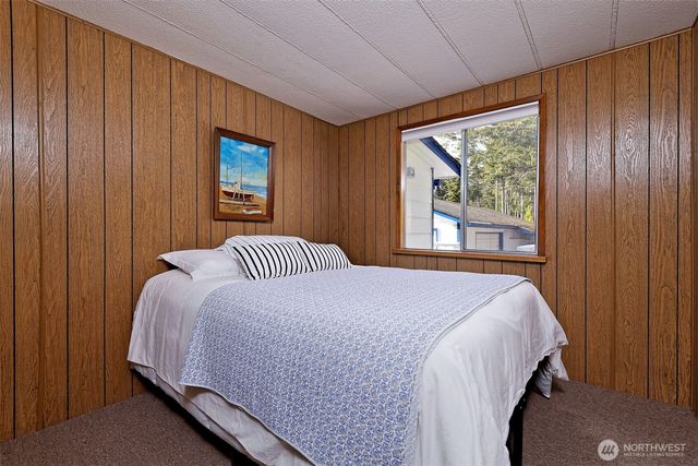 240 E Orchard Beach Drive, Grapeview, WA 98546