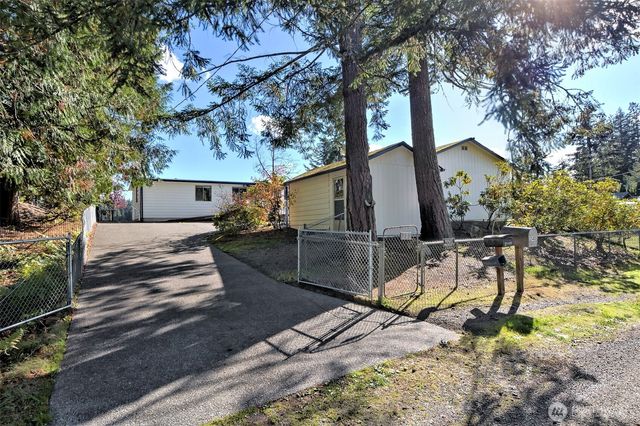 240 E Orchard Beach Drive, Grapeview, WA 98546
