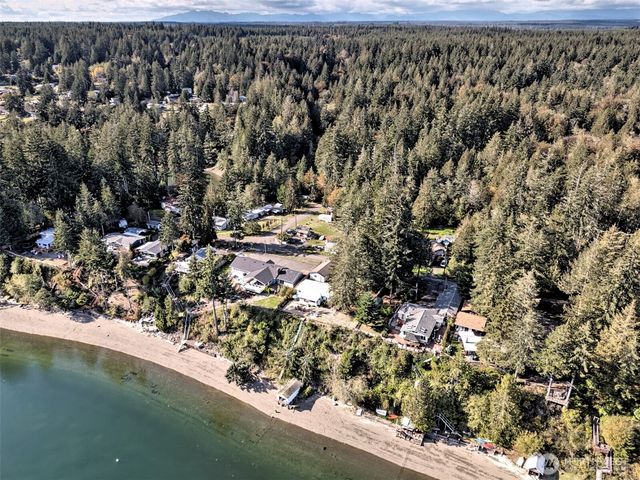 240 E Orchard Beach Drive, Grapeview, WA 98546