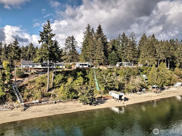 240 E Orchard Beach Drive, Grapeview, WA 98546