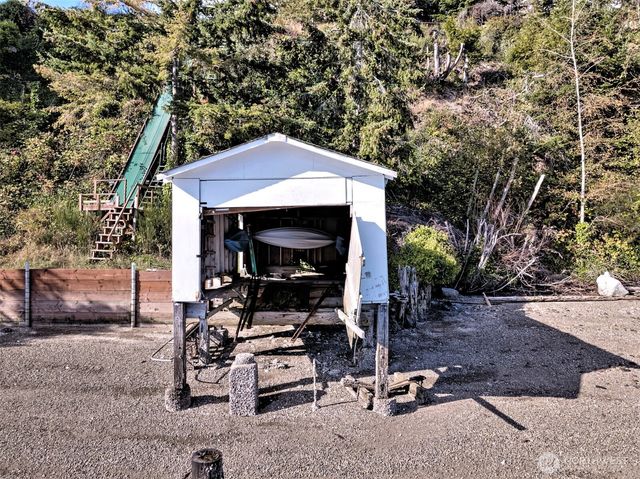 240 E Orchard Beach Drive, Grapeview, WA 98546