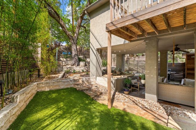1006 Avondale RD, Austin, TX 78704
