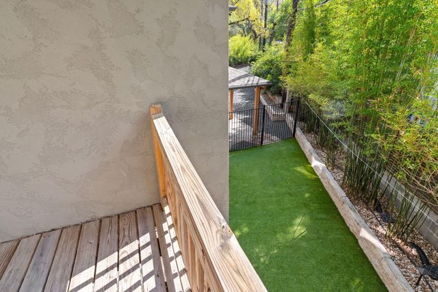1006 Avondale RD, Austin, TX 78704