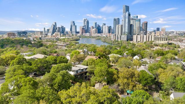 1006 Avondale RD, Austin, TX 78704