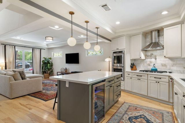 1006 Avondale RD, Austin, TX 78704