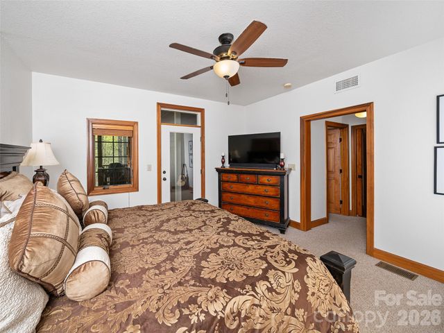 81 Creekside Way F-101, Burnsville, NC 28714