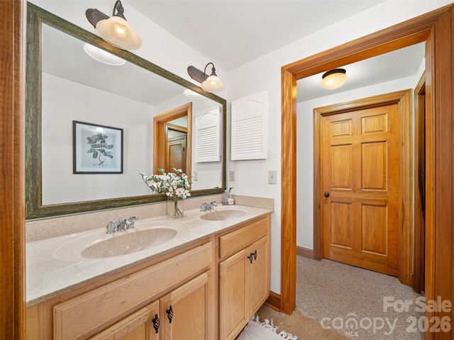 81 Creekside Way F-101, Burnsville, NC 28714