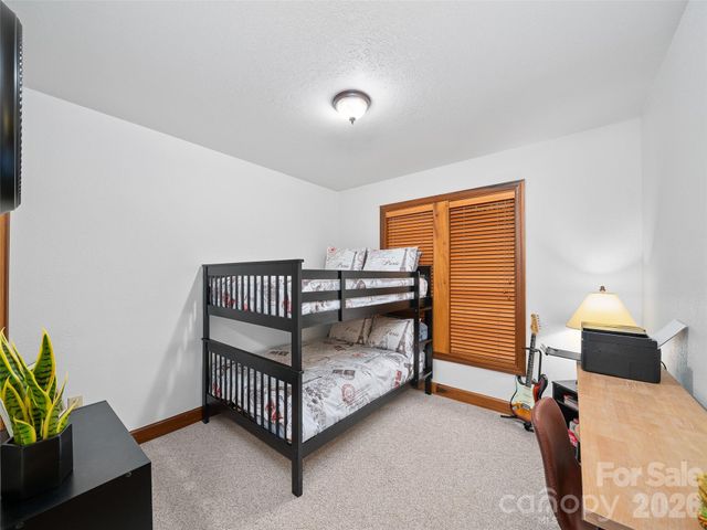 81 Creekside Way F-101, Burnsville, NC 28714
