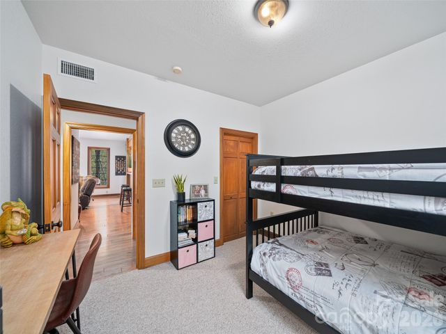 81 Creekside Way F-101, Burnsville, NC 28714