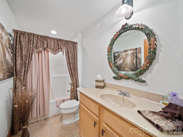 81 Creekside Way F-101, Burnsville, NC 28714