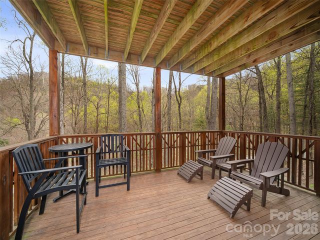 81 Creekside Way F-101, Burnsville, NC 28714
