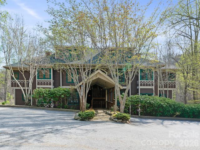 81 Creekside Way F-101, Burnsville, NC 28714