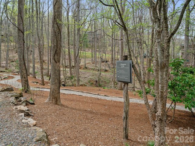 81 Creekside Way F-101, Burnsville, NC 28714