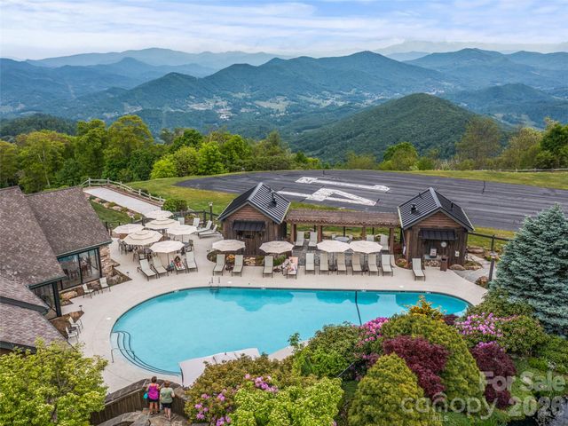 81 Creekside Way F-101, Burnsville, NC 28714