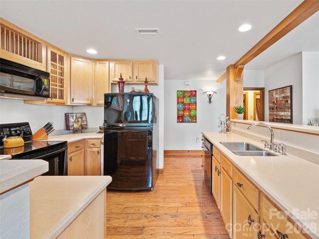 81 Creekside Way F-101, Burnsville, NC 28714