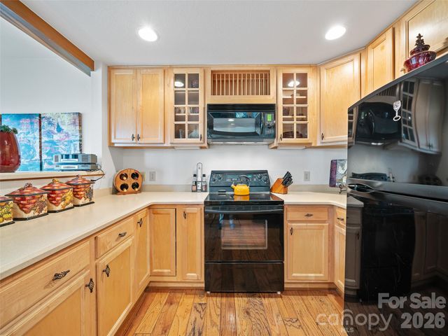 81 Creekside Way F-101, Burnsville, NC 28714