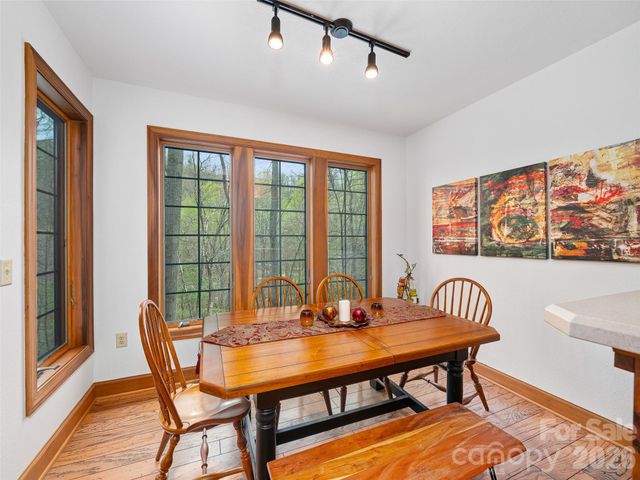 81 Creekside Way F-101, Burnsville, NC 28714
