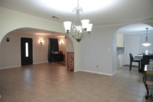 2117 Pecan Street, Dickinson, TX 77539