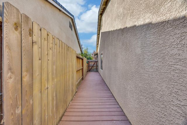 1407 Sundance Dr, Plumas Lake, CA 95961