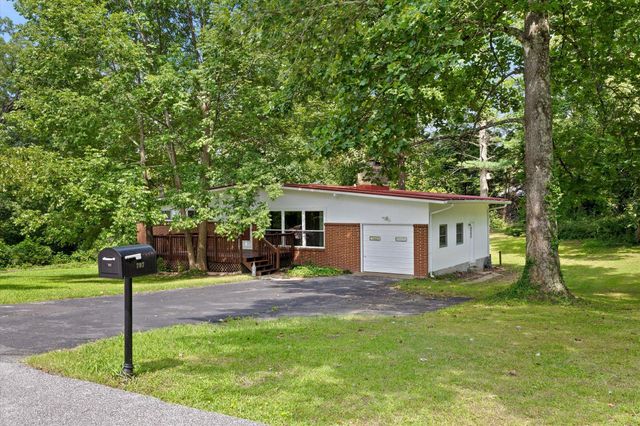 797 Cherokee Lane, Signal Mountain, TN 37377