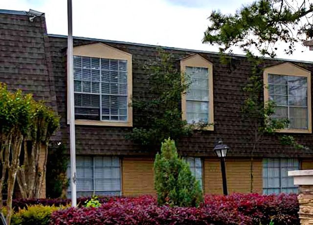 6311 Beverlyhill Street 121, Houston, TX 77057