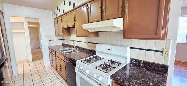 11137 WHARF COVE Drive, El Paso, TX 79936