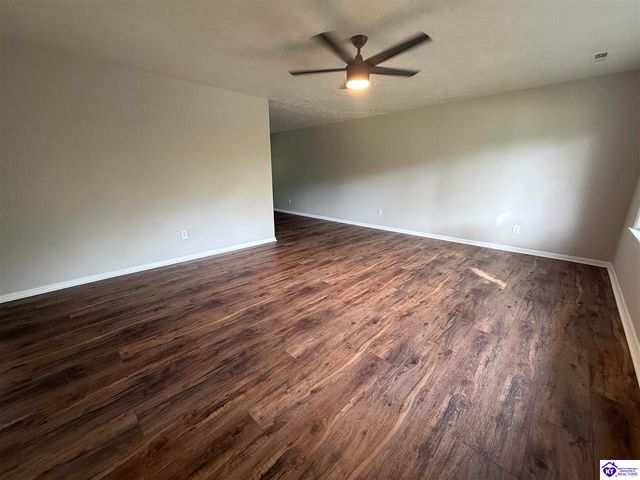 385 Sycamore Drive, Radcliff, KY 40160