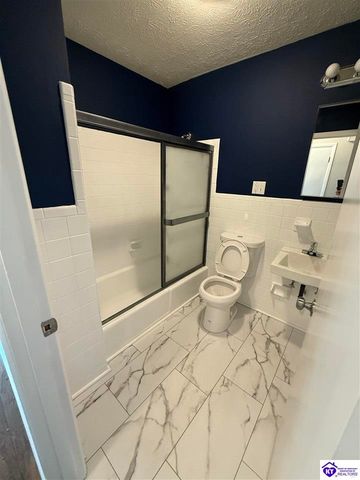 385 Sycamore Drive, Radcliff, KY 40160