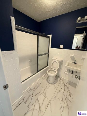 385 Sycamore Drive, Radcliff, KY 40160