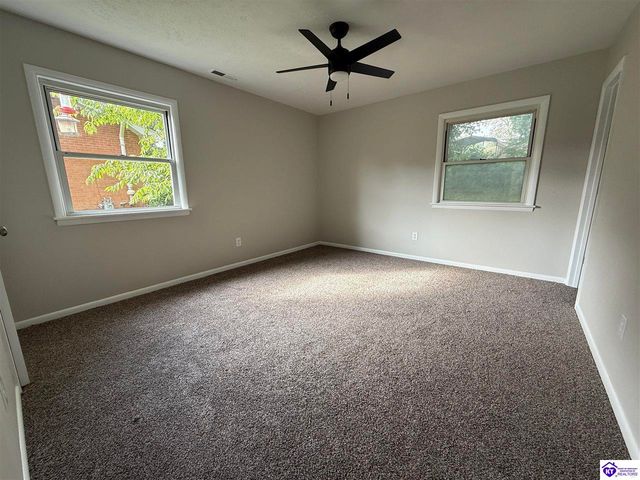 385 Sycamore Drive, Radcliff, KY 40160