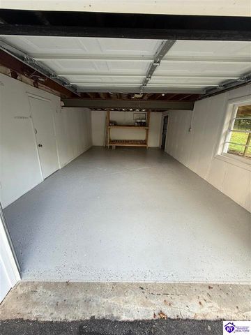 385 Sycamore Drive, Radcliff, KY 40160