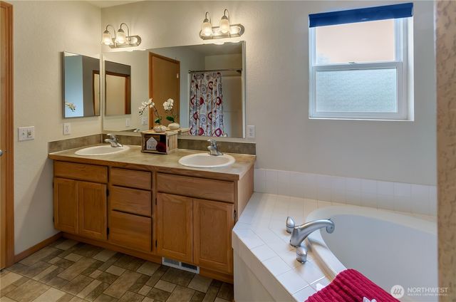 4101 Alabaster Street SE, Lacey, WA 98503