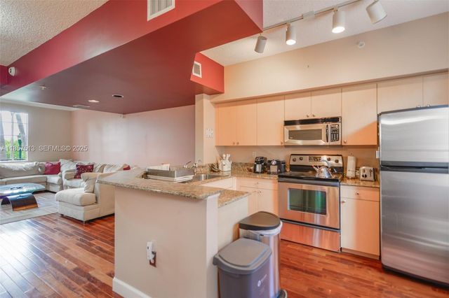 2811 NE 185th Street 801, Aventura, FL 33180