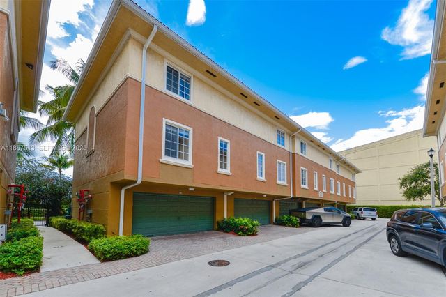2811 NE 185th Street 801, Aventura, FL 33180