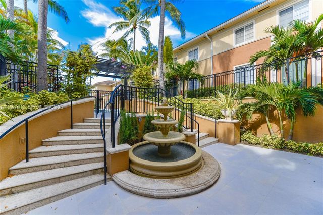 2811 NE 185th Street 801, Aventura, FL 33180