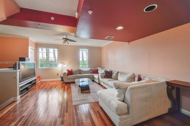 2811 NE 185th Street 801, Aventura, FL 33180