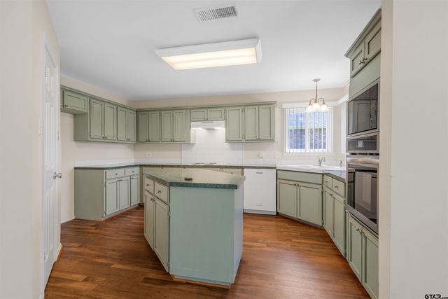 227 Spring Lake, Mineola, TX 75773