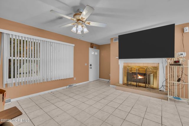 325 Spar Avenue, Beachwood, NJ 08722
