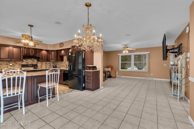 325 Spar Avenue, Beachwood, NJ 08722