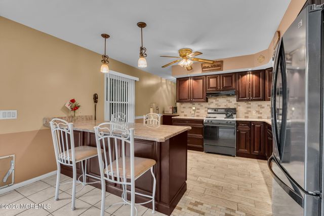 325 Spar Avenue, Beachwood, NJ 08722