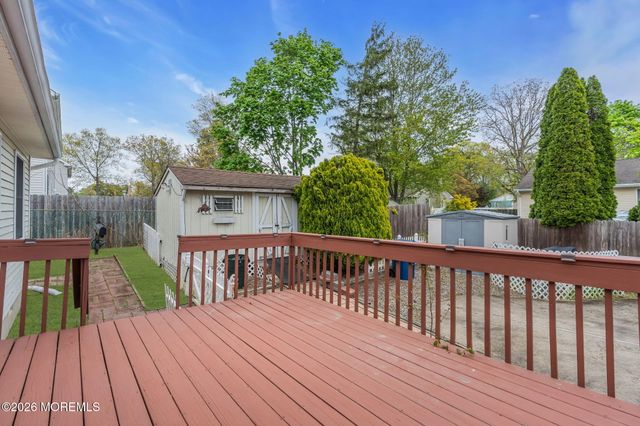 325 Spar Avenue, Beachwood, NJ 08722