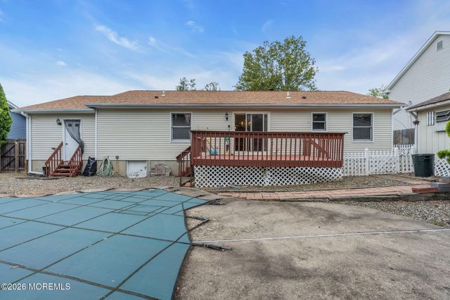325 Spar Avenue, Beachwood, NJ 08722